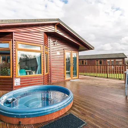 Orman Evi Flamingo With Hot Tub *